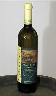 Italian Wine DOC - Albana di Romagna gold wine.