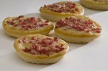 Frozen Mini Pizzas with ham & bacon