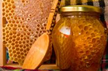 Filtered Honey Honey Comb