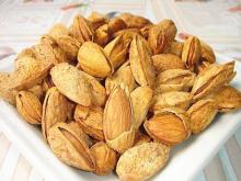 Delicious Almonds in shell with ISO certificate