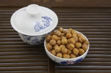 Healthy salted roasted chickpeas