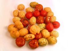 Coated peanut crackers mix