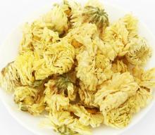 dried chrysanthemum flowers