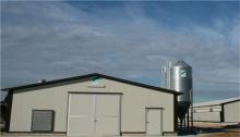 manufacture steel nice price chicken house with rubber feet