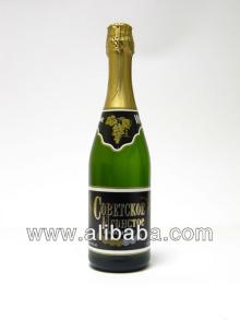 Sparkling wine SOVETSKOE IGRISTOE