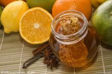 100%pure natural bee honey with comb for beauty and healthy bottle honey