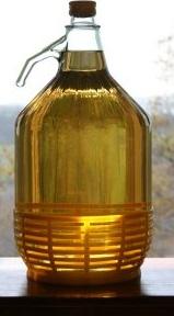 ITALIAN WHITE WINE IN GLASS BOTTLE OF 5 LITRES