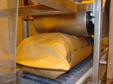 25KG BAG FULL CREAM MILK POWDER / SKIM MILK POWDER