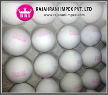 White   Shell   Eggs  in a Carton
