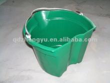 Small Plastic Horse Feeding Buckets, High Quality Flat Back Bucket With Metal Hnadle