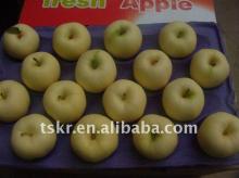Fresh Golden delicious Apple