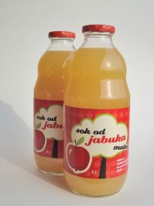 Natural cloudy apple juice
