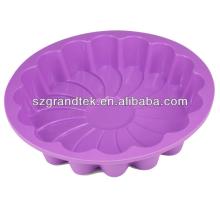 Non-stick silicone mould for cake decorations