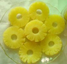 Canned pineapple in natural juice