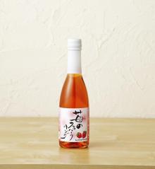 Ginger and Strawberry sparkling wine using natural fruit juice