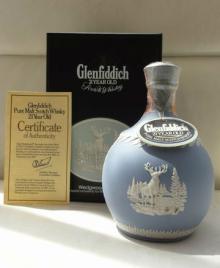 Glenfiddich 21years Ceramic decanter by Wedgewood with coffin box