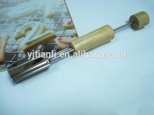 Wilton cake decorating tools