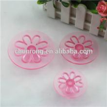 china 8 petal daisy plastic cake  decor ating  cutter s