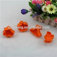2014 new plastic cake decorating  plunger   cutter 
