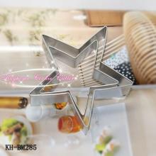 star cookie cutter cake decorating