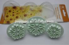 DIY 4 PCS Christmas Snow  plastic  cookie cutter/4 PCS cookie press cake decoration set