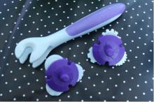 Wilton Fondant Gum Paste Tools 2PCS/set Fondant Cake Decorating, embossing Press Print Molds flower