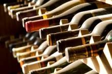  WINE , WHITE  WINE , RED  WINE , SPARKLING  WINE  VARIOUS  TYPES  OF  WINE  AVAILABLE FOR SALE AT VERY COMPETIT