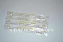 Vitamine E swab---- moisturize the lips