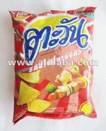 Rice cracker triangle shape - spicy barbecue flavour, tasty rice cracker