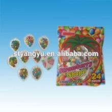 Strawberry shape pack chocolate bean /colorful chocolate bean