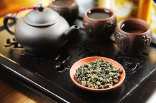 Supreme Hand-Picked Mt. Ali Oolong Tea from Taiwan (Alishan oolong, Chinese tea, green tea)