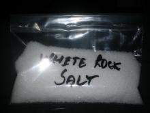 White himalyan edible rock salt