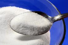 white powder stevia sugar