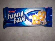 Funny Face Biscuit with Vannilin Cream