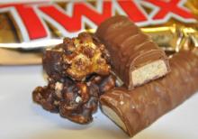  Mars ,  Twix ,  Snickers   chocolate s