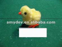Hot sell small Candy  wind  up Chicken for children