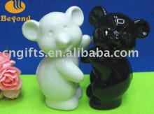 2011 unique ceramic castor set black and white animal shaped salt and pepper shakers