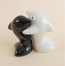 Couple of Cartoon penguin Ceramic Salt and Pepper Shaker white & black for wedding favors and gifts