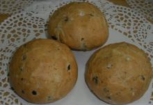 Olive bun