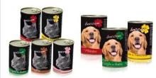 Wet Pet food for cat and dog in tins