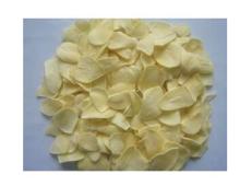 dehydrated garlic flakes