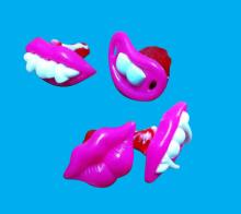 8g  Big  buck teeth rose lollipop