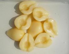 Canned Pear halves in light syrup