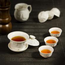 black tea and green tea